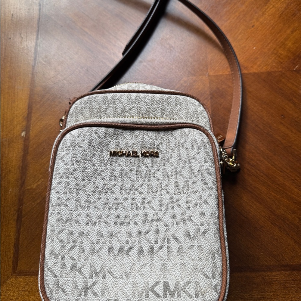 Michael Kors Jet Set Medium Logo Crossbody Bag
